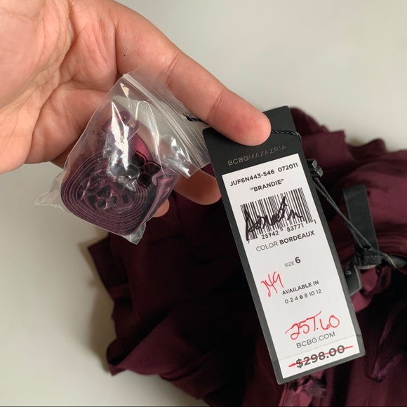 BCBG Max Azria NWT Brandie Ruffle Bodycon Dress Burgundy Formal Size 6 - Picture 7 of 7